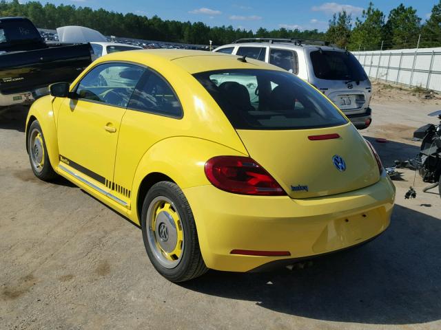 3VWJP7AT2CM624592 - 2012 VOLKSWAGEN BEETLE YELLOW photo 3