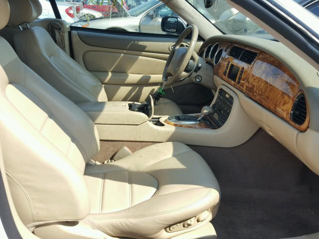 SAJDA42C262A47514 - 2006 JAGUAR XK8 WHITE photo 5