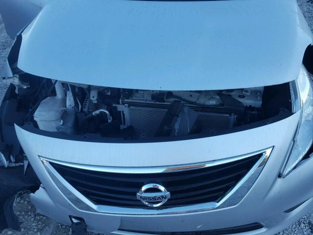 3N1CN7AP5CL806493 - 2012 NISSAN VERSA S SILVER photo 7