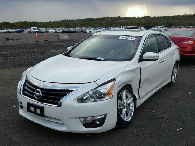 1N4AL3AP8DN441608 - 2013 NISSAN ALTIMA 2.5 WHITE photo 2