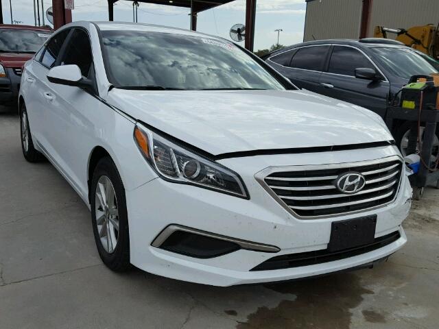 5NPE24AF2HH573720 - 2017 HYUNDAI SONATA SE WHITE photo 1