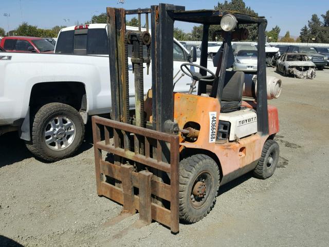 3 - 2000 TOYOTA FORKLIFT RED photo 2