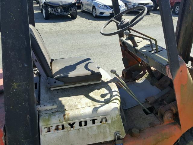 3 - 2000 TOYOTA FORKLIFT RED photo 5