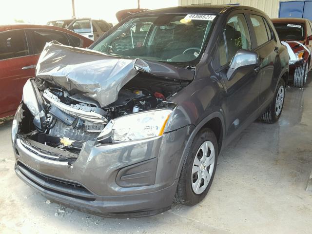 3GNCJKSBXGL235126 - 2016 CHEVROLET TRAX LS CHARCOAL photo 2