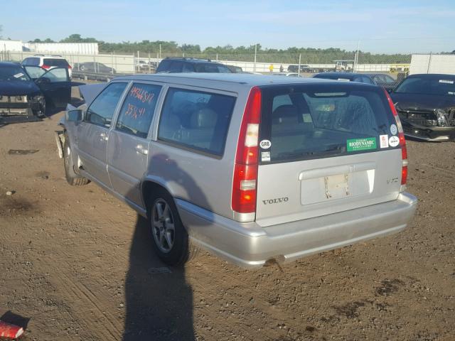 YV1LW61J6Y2692751 - 2000 VOLVO V70 BASE SILVER photo 3