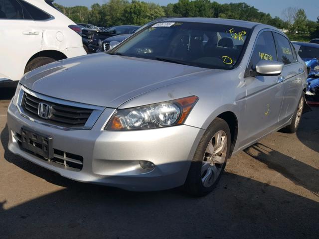 1HGCP3F87AA007256 - 2010 HONDA ACCORD EXL SILVER photo 2