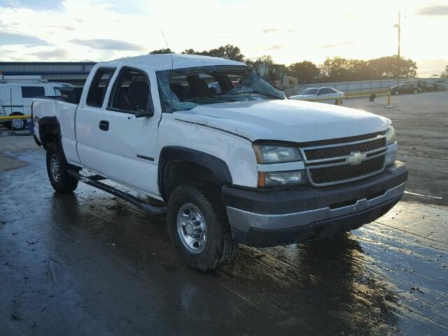 1GCHK29U16E125373 - 2006 CHEVROLET SILVERADO WHITE photo 1