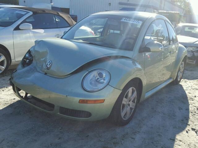 3VWRW31C57M510154 - 2007 VOLKSWAGEN NEW BEETLE GREEN photo 2