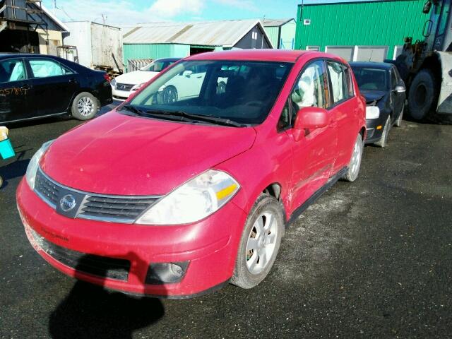 3N1BC13E08L388264 - 2008 NISSAN VERSA RED photo 2