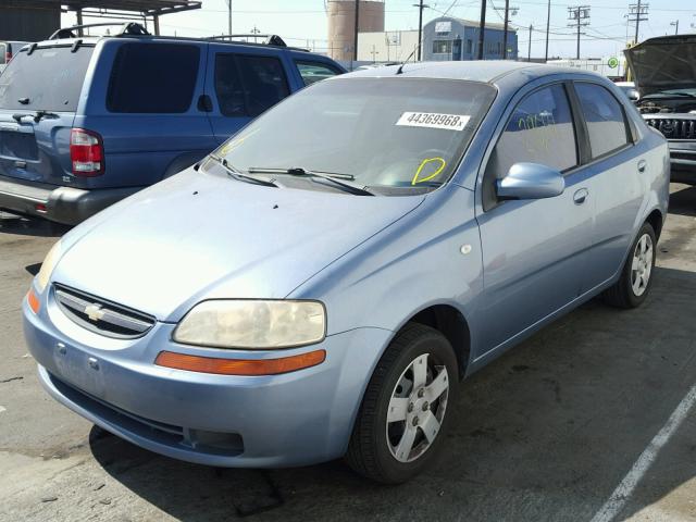 KL1TD56676B669817 - 2006 CHEVROLET AVEO BASE Niebieski zdjęcie 2