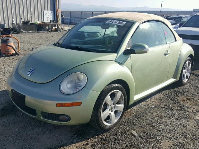 3VWSF31Y37M400250 - 2007 VOLKSWAGEN NEW BEETLE Yaşıl foto 2