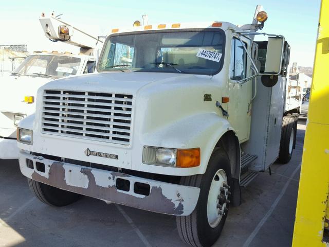 1HTSCAAN7WH548610 - 1998 INTERNATIONAL 4000 4700 WHITE photo 2