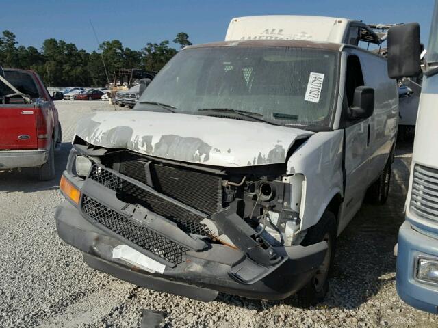 1GCGG25V061140224 - 2006 CHEVROLET EXPRESS G2 WHITE photo 2