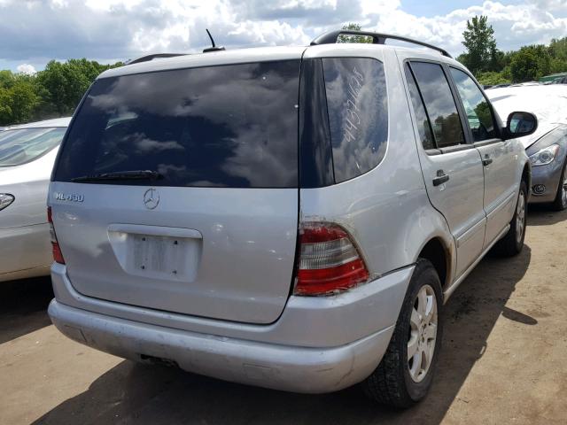 4JGAB54EXYA166450 - 2000 MERCEDES-BENZ ML 320 SILVER photo 4