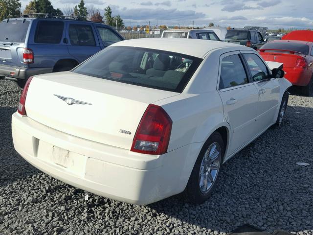 2C3KA43RX6H282079 - 2006 CHRYSLER 300 CREAM photo 4