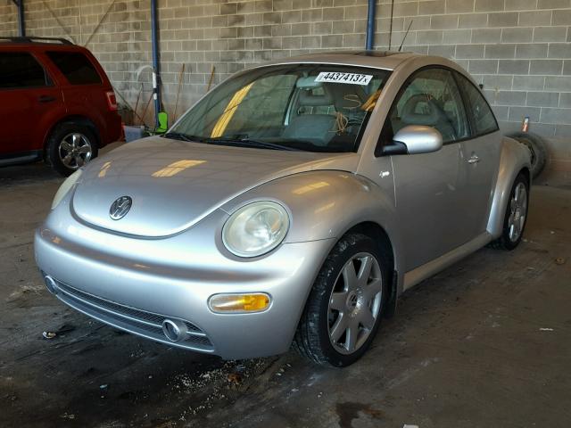 3VWDD21C51M458607 - 2001 VOLKSWAGEN NEW BEETLE SILVER photo 2