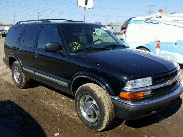 1GNDT13WX12165498 - 2001 CHEVROLET BLAZER BLACK photo 1