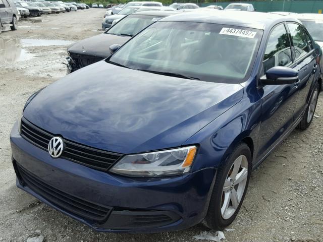 3VWD17AJ6EM368893 - 2014 VOLKSWAGEN JETTA BLUE photo 2