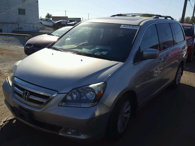 5FNRL38815B068410 - 2005 HONDA ODYSSEY TO GRAY photo 2