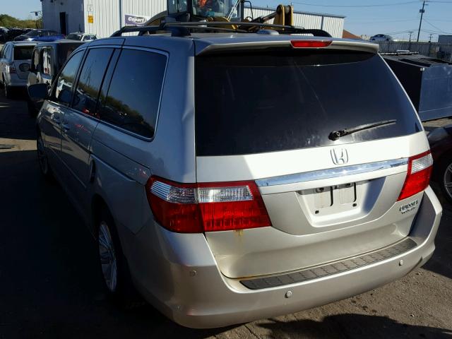 5FNRL38815B068410 - 2005 HONDA ODYSSEY TO GRAY photo 3