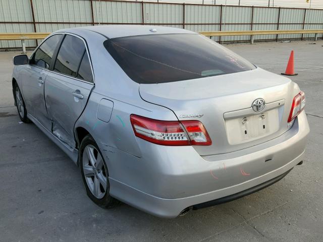 4T1BF3EK1BU765647 - 2011 TOYOTA CAMRY BASE SILVER photo 3