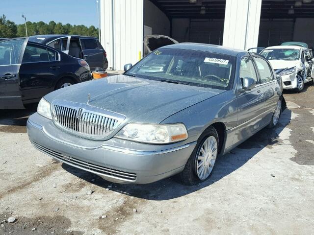 1LNHM81W84Y657737 - 2004 LINCOLN TOWN CAR E GREEN photo 2