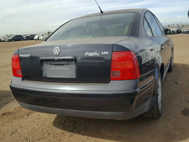 WVWMD63B8XE328074 - 1999 VOLKSWAGEN PASSAT GLS BLACK photo 4