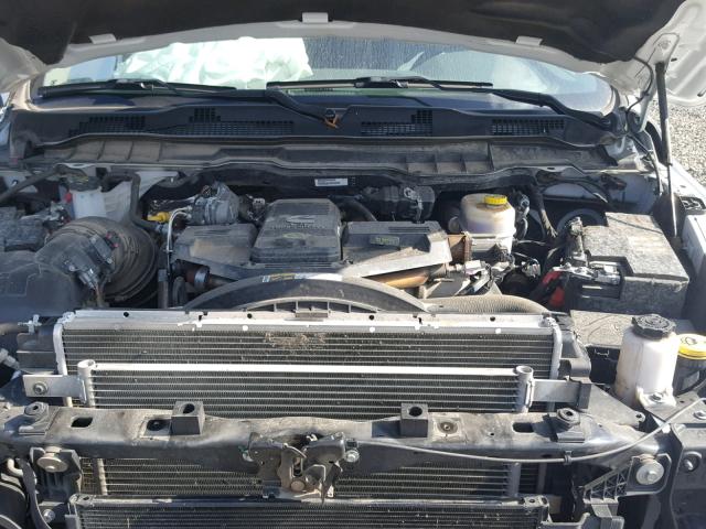 3C6UR5DL5HG652717 - 2017 RAM 2500 SLT WHITE photo 7