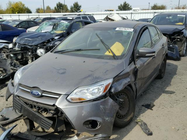 1FADP3F27EL111972 - 2014 FORD FOCUS SE GRAY photo 2