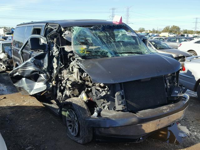 1GDFG15T941142826 - 2004 GMC SAVANA RV GREEN photo 1