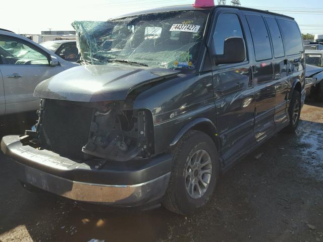 1GDFG15T941142826 - 2004 GMC SAVANA RV GREEN photo 2