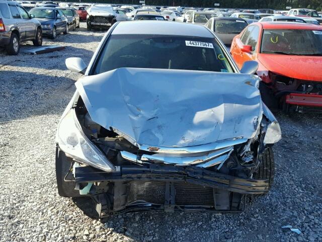 5NPEB4AC9CH337189 - 2012 HYUNDAI SONATA GLS SILVER photo 9