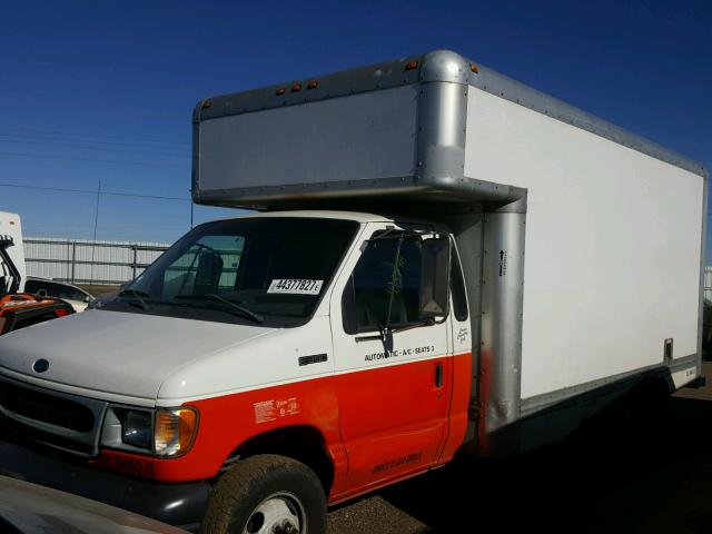 1FDWE37S7WHB57230 - 1998 FORD ECONOLINE WHITE photo 2