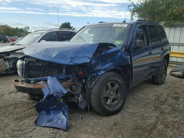 1GNDT13SX52337807 - 2005 CHEVROLET TRAILBLAZE BLUE photo 2