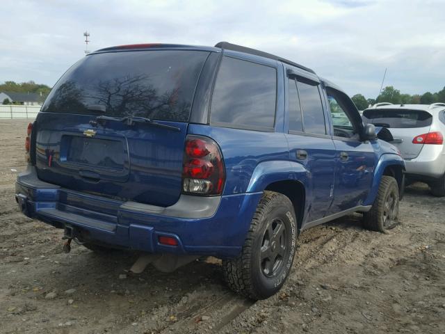 1GNDT13SX52337807 - 2005 CHEVROLET TRAILBLAZE BLUE photo 4