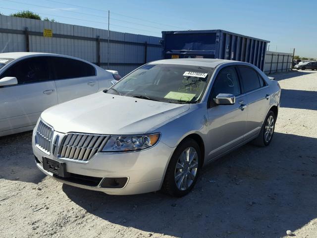 3LNHL2GC7CR803572 - 2012 LINCOLN MKZ SILVER photo 2