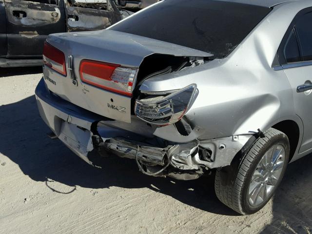 3LNHL2GC7CR803572 - 2012 LINCOLN MKZ Արծաթագույն լուսանկար 9