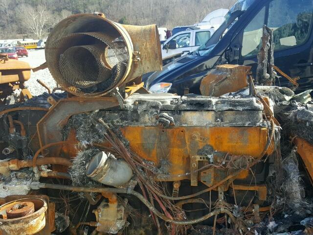 1XKADB9X16J111975 - 2006 KENWORTH CONSTRUCTI BURN photo 7