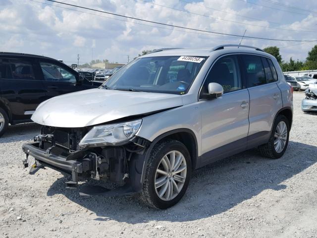 WVGBV7AX2AW002020 - 2010 VOLKSWAGEN TIGUAN SE 银色 照片 2