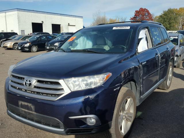 5TDDK3EH7DS247370 - 2013 TOYOTA HIGHLANDER BLUE photo 2