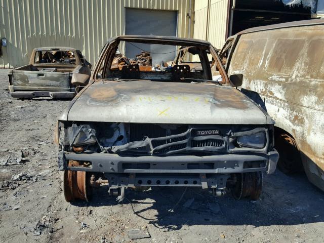 JT4LN68D0F5002156 - 1985 TOYOTA PICKUP LON BURN photo 9