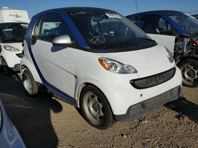 WMEEJ3BA4DK705177 - 2013 SMART FORTWO PUR WHITE photo 1