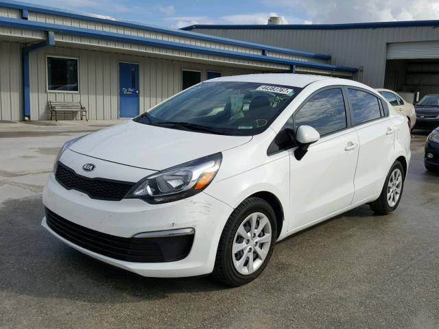 KNADM4A38G6670910 - 2016 KIA RIO WHITE photo 2