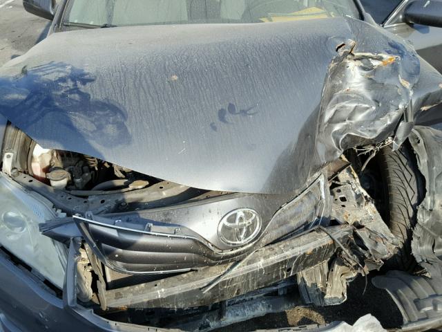 4T1BF3EK6AU113783 - 2010 TOYOTA CAMRY BASE ნაცრისფერი ფოტო 7