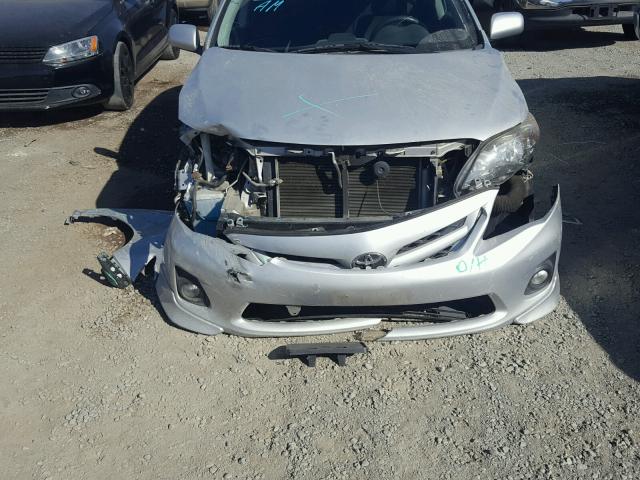 5YFBU4EE4CP028421 - 2012 TOYOTA COROLLA BA SILVER photo 9