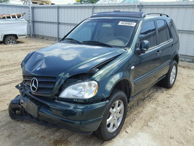 4JGAB72E9YA164476 - 2000 MERCEDES-BENZ ML GREEN photo 2