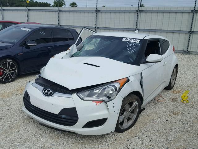 KMHTC6AD1DU156048 - 2013 HYUNDAI VELOSTER B WHITE photo 2