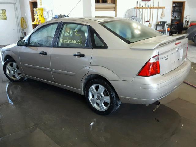 1FAFP34N96W161844 - 2006 FORD FOCUS ZX4 TAN photo 3