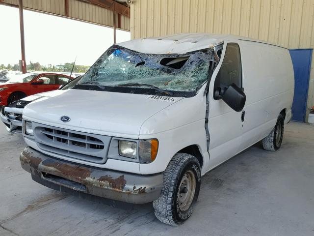 1FTRE14232HB31941 - 2002 FORD ECONOLINE WHITE photo 2