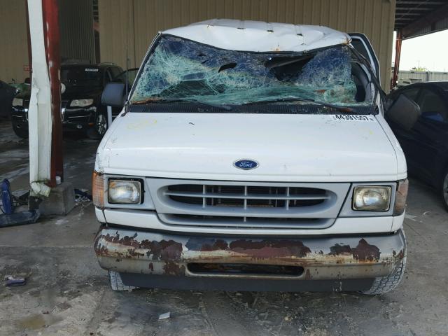 1FTRE14232HB31941 - 2002 FORD ECONOLINE WHITE photo 9